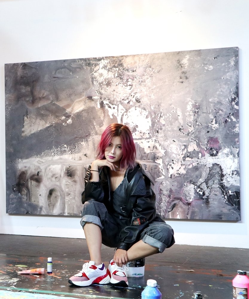 Article photograph of fellow National Assembly exhibition participant Kwon Ji-an